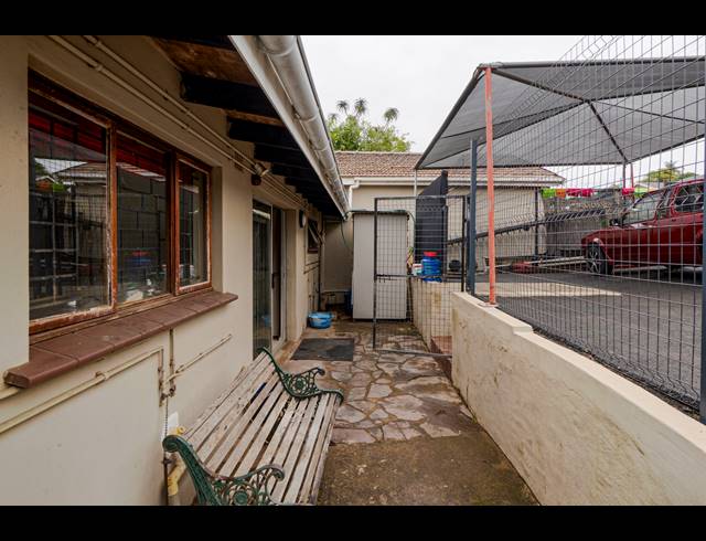 3 BEDROOM HOUSE FOR SALE IN BLUFF